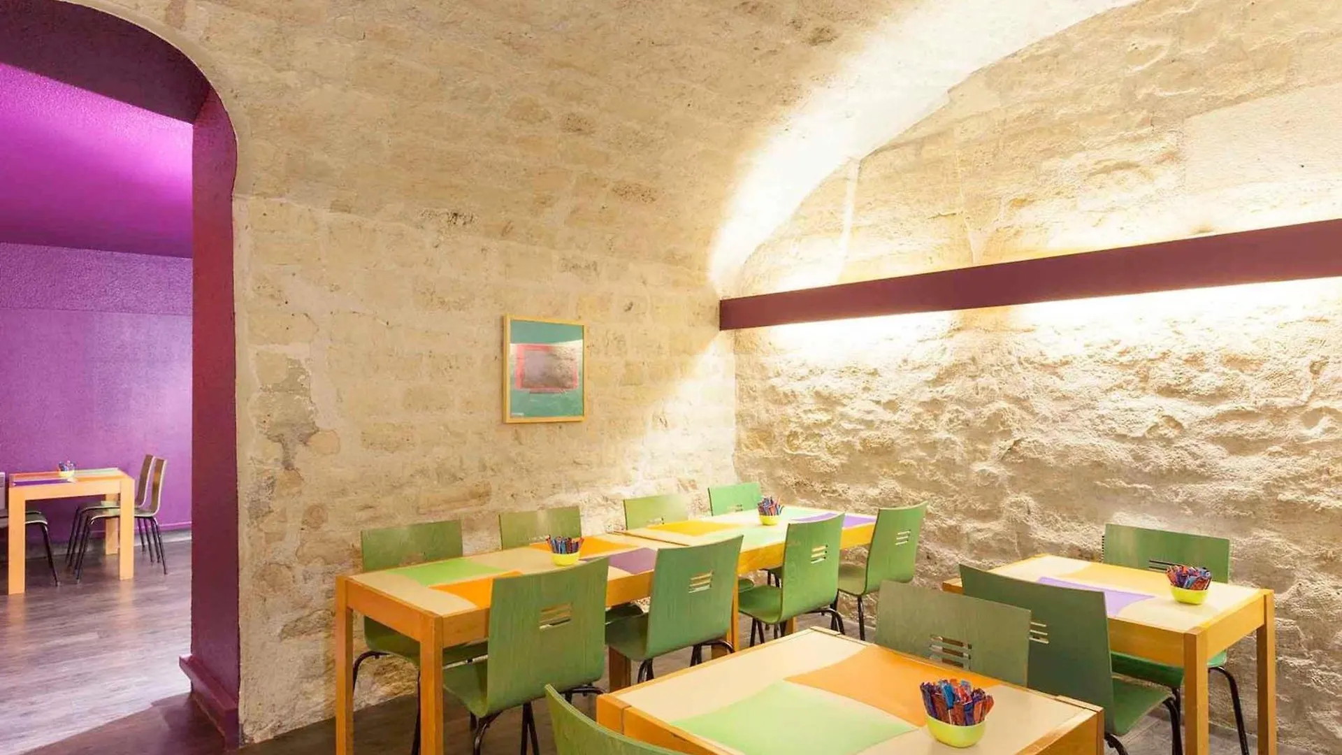***  Ibis Styles Paris Republique Le Marais Hotell Frankrike